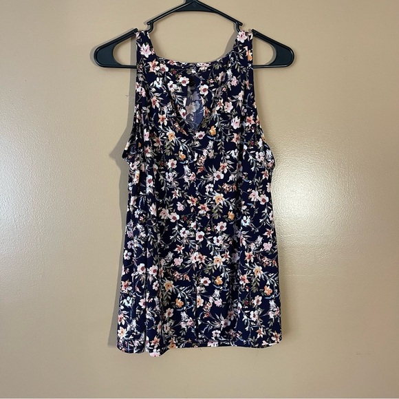 CeCe Navy Floral Women’s Size Medium Sleeveless Shirt - Picture 4 of 6